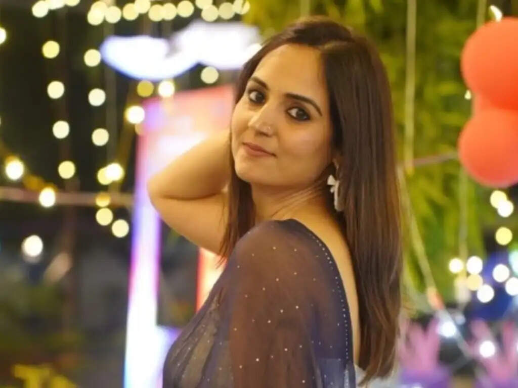 Mrs. Universe 2025: बीकानेर की बेटी ने दुनिया में किया राजस्थान का नाम रोशन, जानें कौन हैं एंजेला स्वामी
