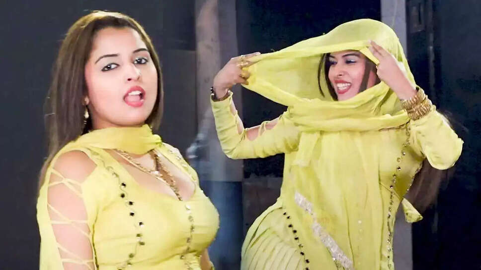 Haryanvi Dance Latest Video : स्टेज पर मुस्कान बेबी ने मचाया तहलका, लोगों ने कर दी सपना- गोरी नागोरी से तुलना 