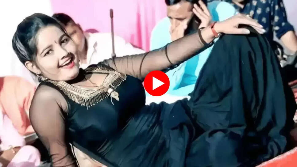 Haryanvi Dance Video: सुनीता बेबी ने एड़ी मार मार के हिला दिया पूरा स्टेज, कमरतोड़ ठुमकों बूढ़ों को भी कर दिया जवान 