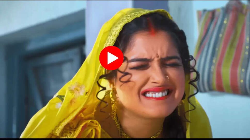 Aamrapali Dubey ने 'मुन्नी बाई नौटंकीवाली' बनकर जित लिया 18 करोड़ फैंस का दिल, खूबसूरत अदाओं से हिला दिया पूरा मोहल्ला 