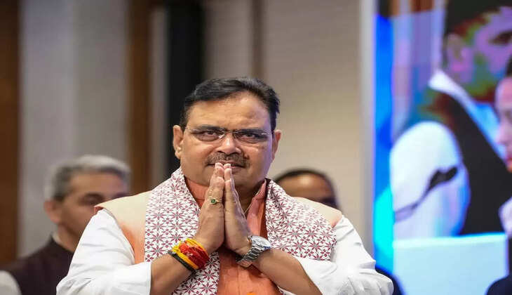 राजस्थान के जैसलमेर और बाड़मेर जिले में एनएच-70 और एनएच-11 (कुल लंबाई 134.86 किलोमीटर) के मौजूदा कनेक्शनों को मजबूत/चौड़ा करने के साथ-साथ एनएच-11 के मजलर-जैसलमेर खंड और मुनाबाव-तनोट के सुंदरा-मजलर-अंबासिंह धानी रोड खंड को पक्की सड़क के साथ 2 लेन को मजबूत और चौड़ा करने की मंजूरी दी गई है।
