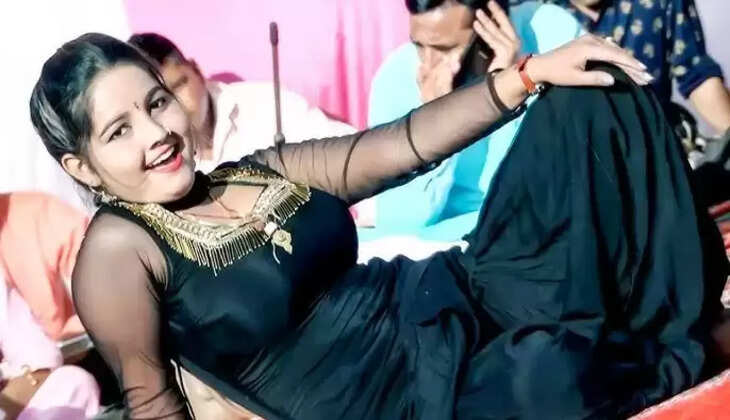 Sunita Baby Dance, सुनीता बेबी के डांस, सुनीता बेबी के डांस वीडियो, Sunita Baby Shows Cleavage, Sunita Baby Hot Dance, Sunita Baby Dance in Village, Sunita Baby Village Show